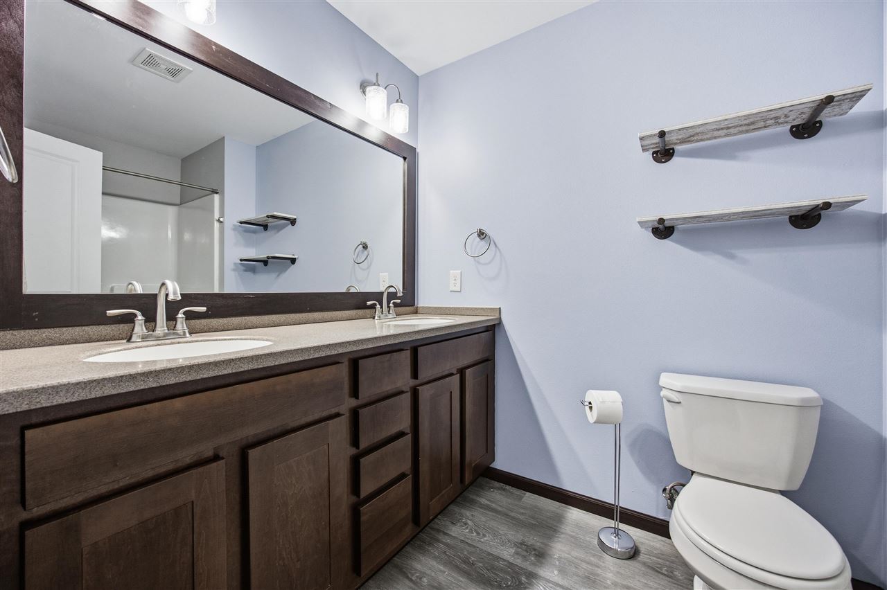 453 Rj Drive Tiffin IA 52340