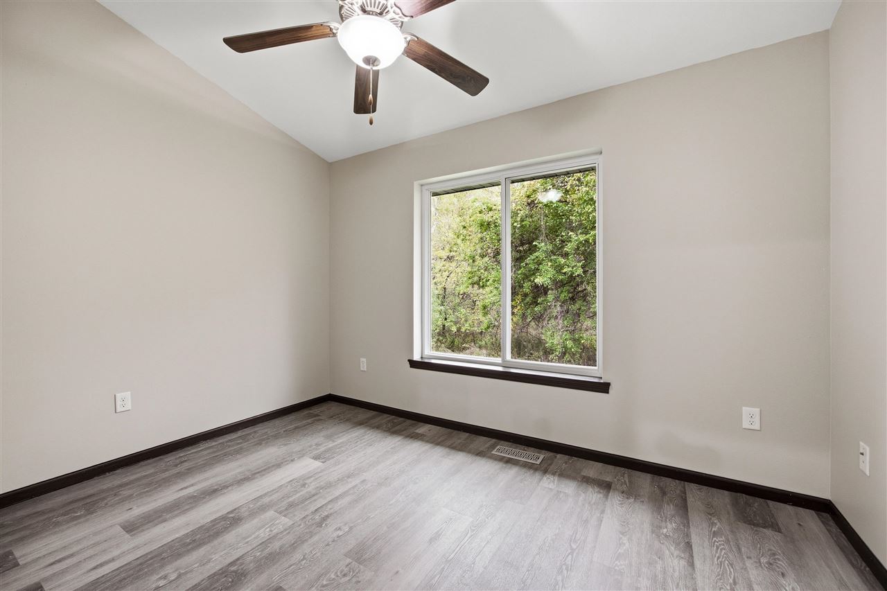 453 Rj Drive Tiffin IA 52340