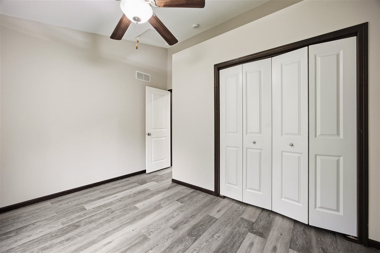 453 Rj Drive Tiffin IA 52340