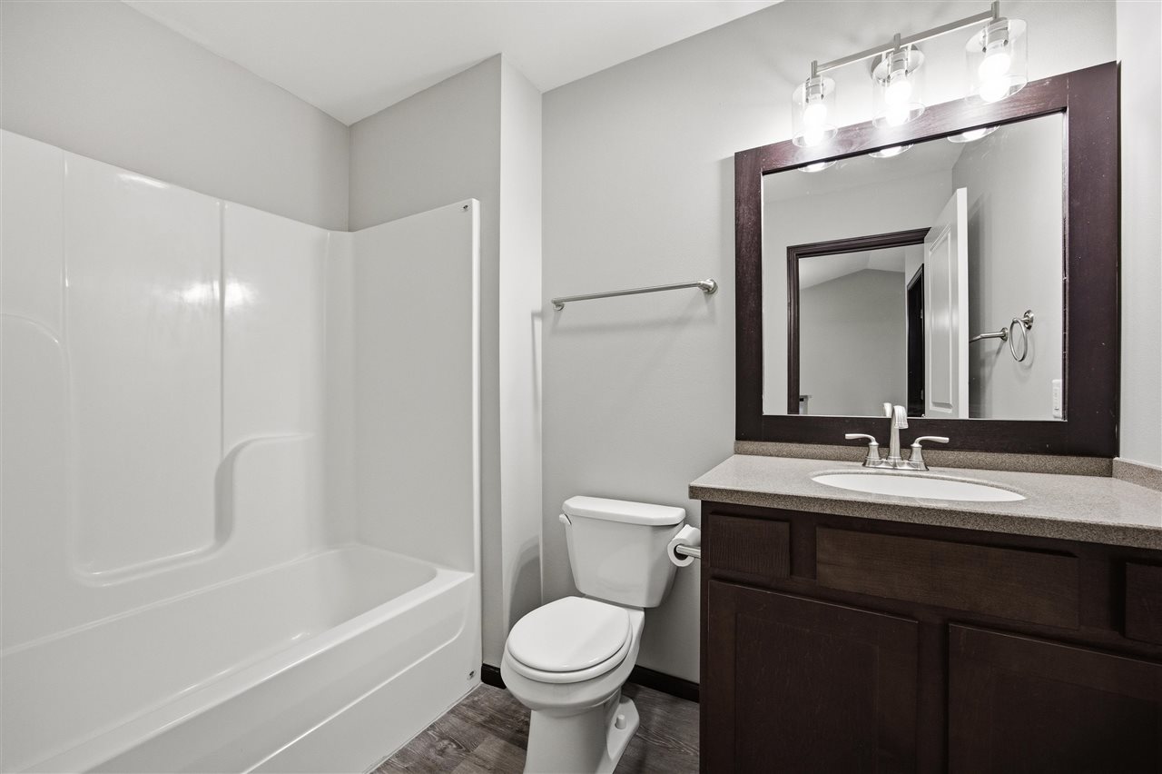 453 Rj Drive Tiffin IA 52340