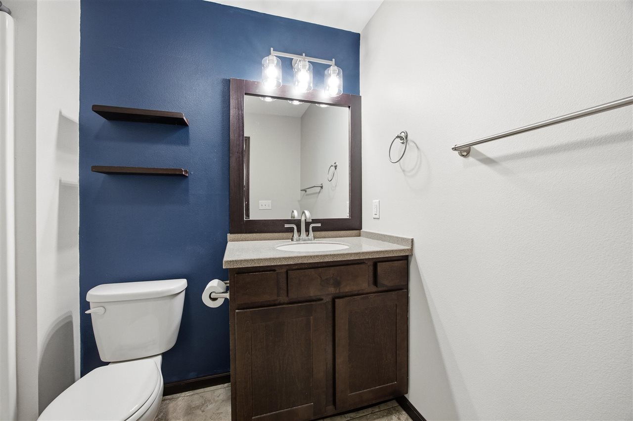 453 Rj Drive Tiffin IA 52340