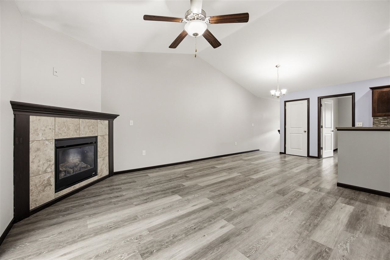 453 Rj Drive Tiffin IA 52340