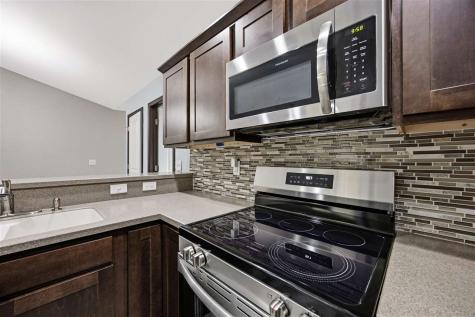 453 Rj Drive Tiffin IA 52340