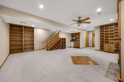 1477 Buckingham Place Iowa City IA 52240