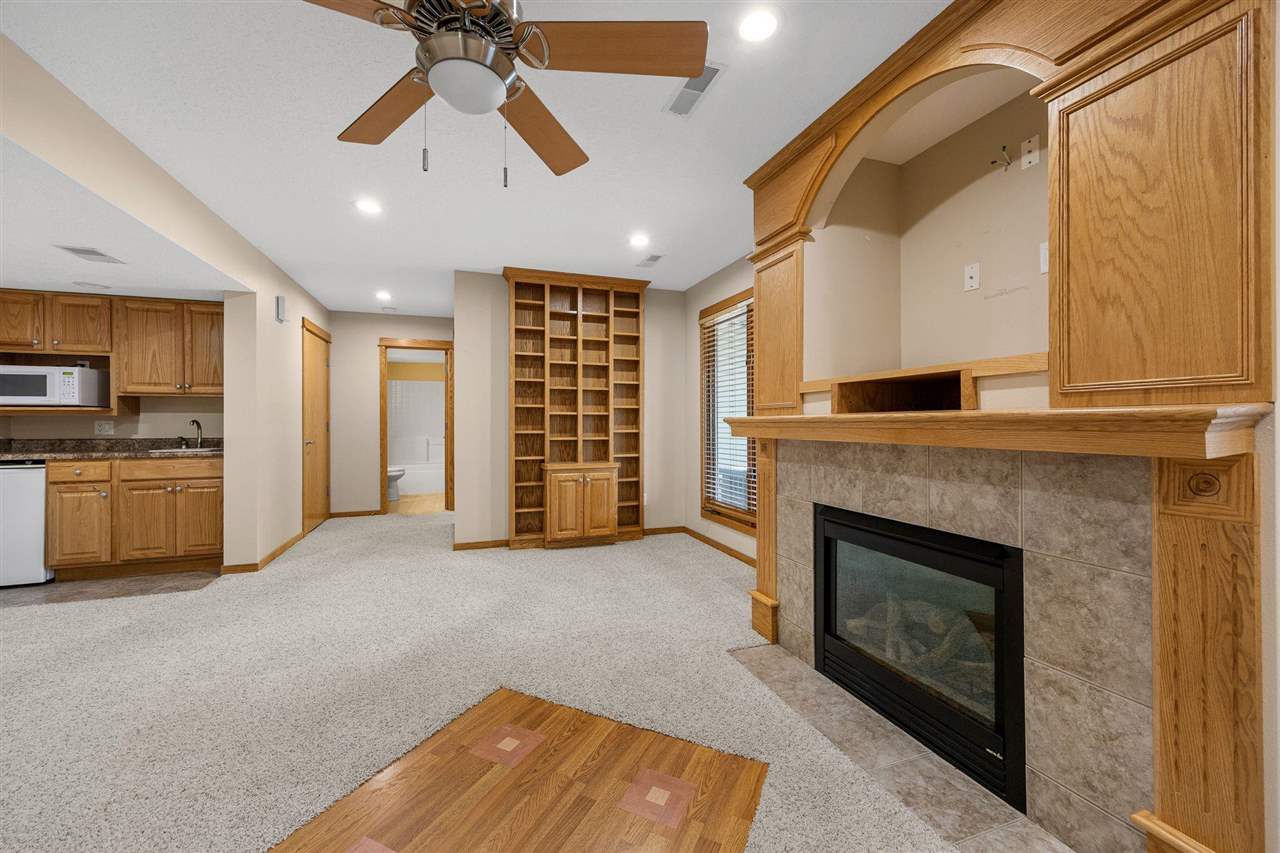 1477 Buckingham Place Iowa City IA 52240