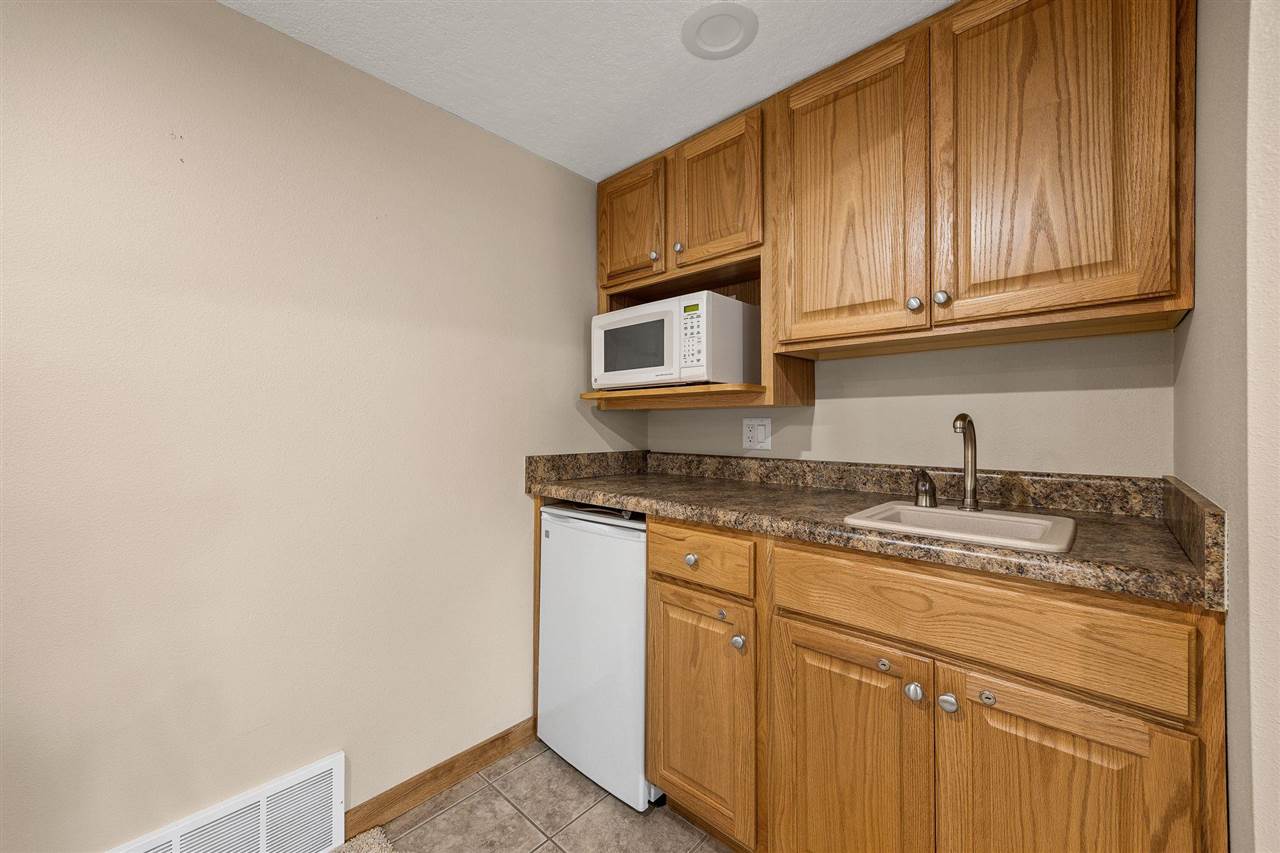 1477 Buckingham Place Iowa City IA 52240