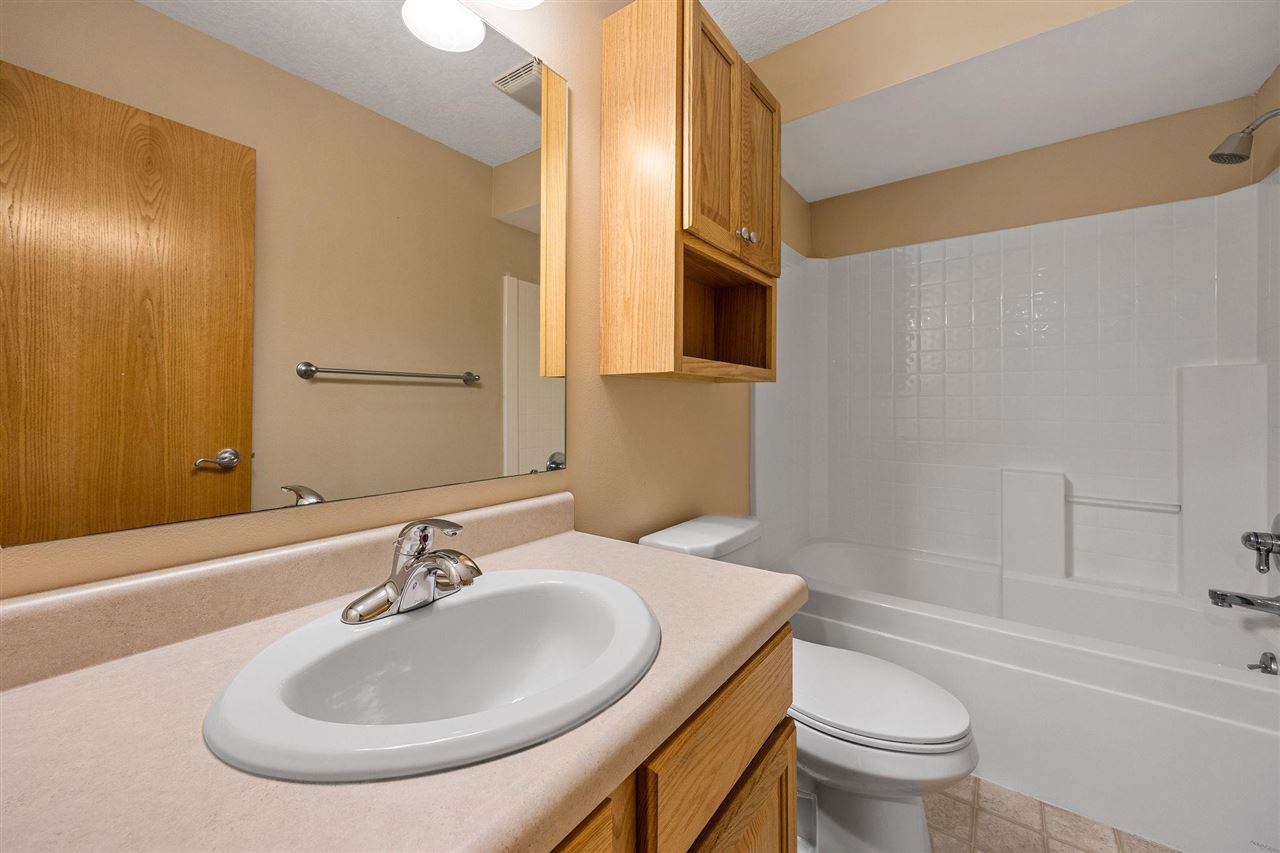 1477 Buckingham Place Iowa City IA 52240