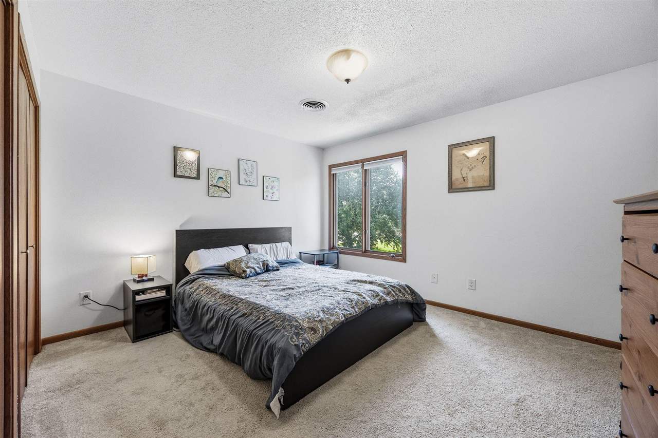 904 West Side Drive Iowa City IA 52246