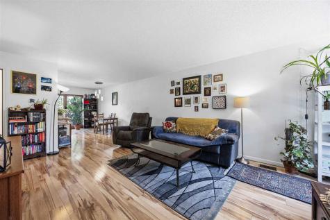 904 West Side Drive Iowa City IA 52246