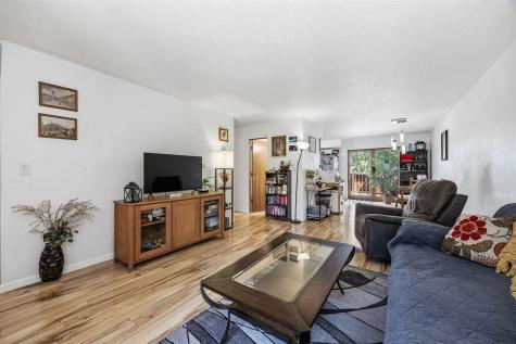 904 West Side Drive Iowa City IA 52246
