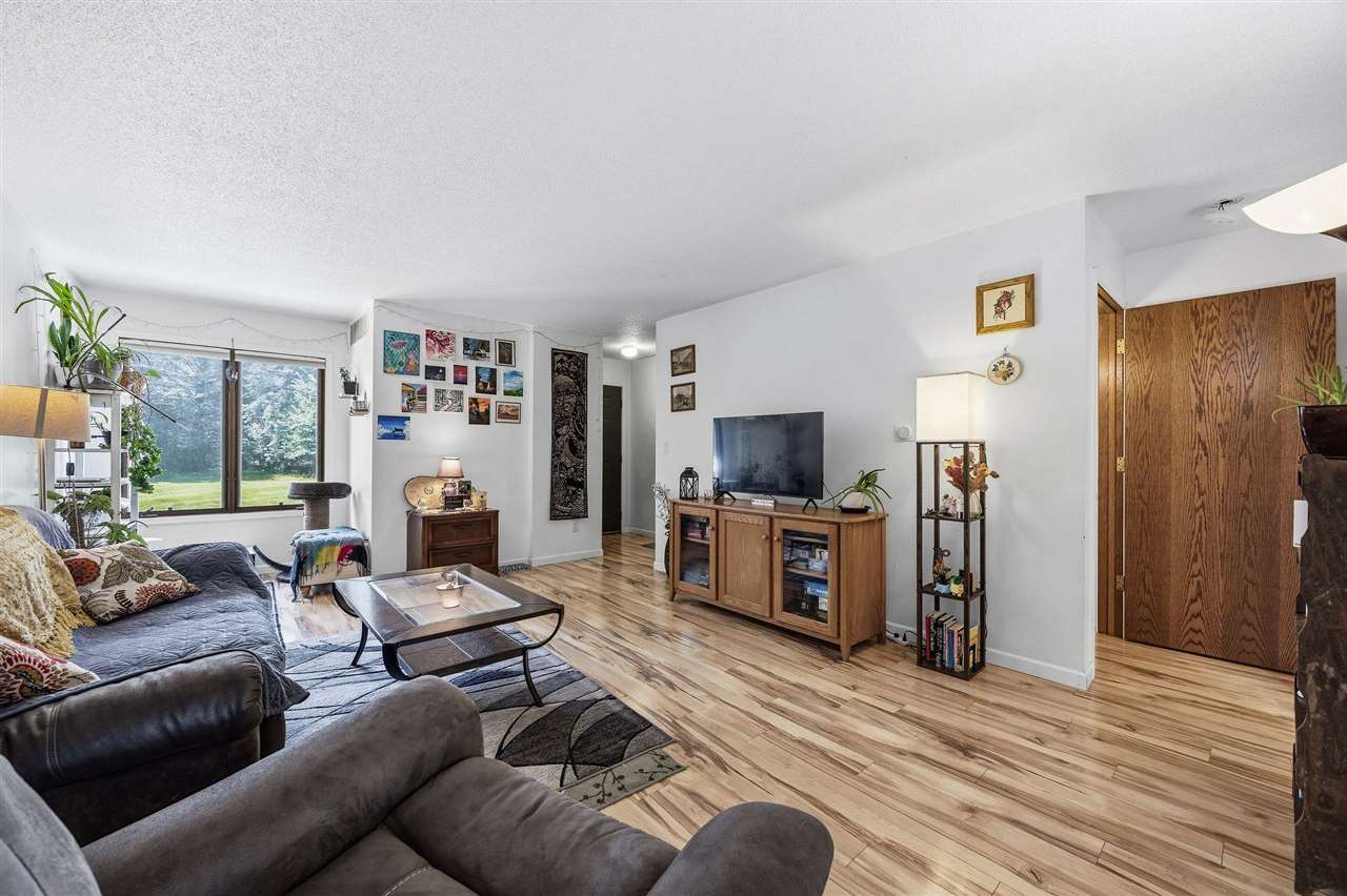 904 West Side Drive Iowa City IA 52246