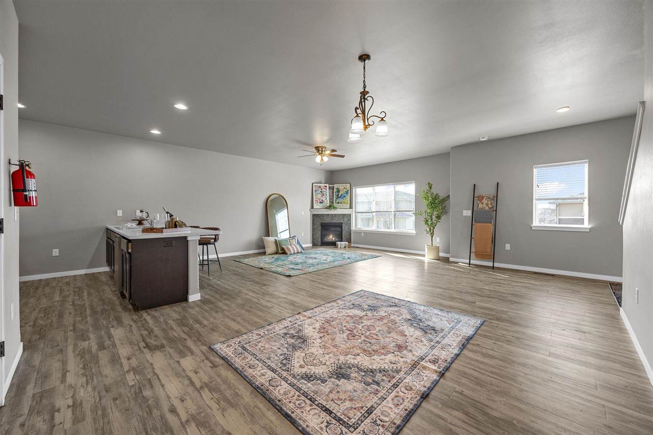 290 Kenneth Drive Iowa City IA 52245