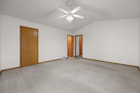 1240 Shannon Drive Iowa City IA 52246