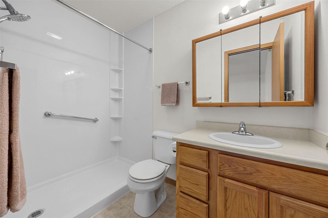 1240 Shannon Drive Iowa City IA 52246