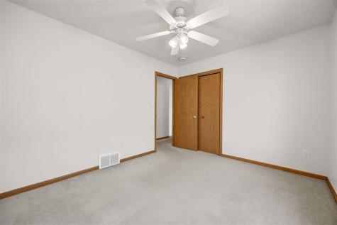 1240 Shannon Drive Iowa City IA 52246