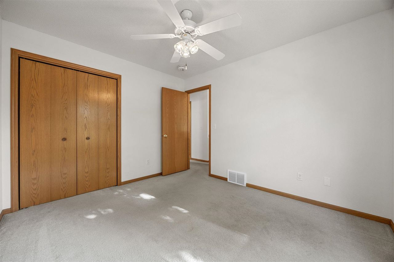 1240 Shannon Drive Iowa City IA 52246