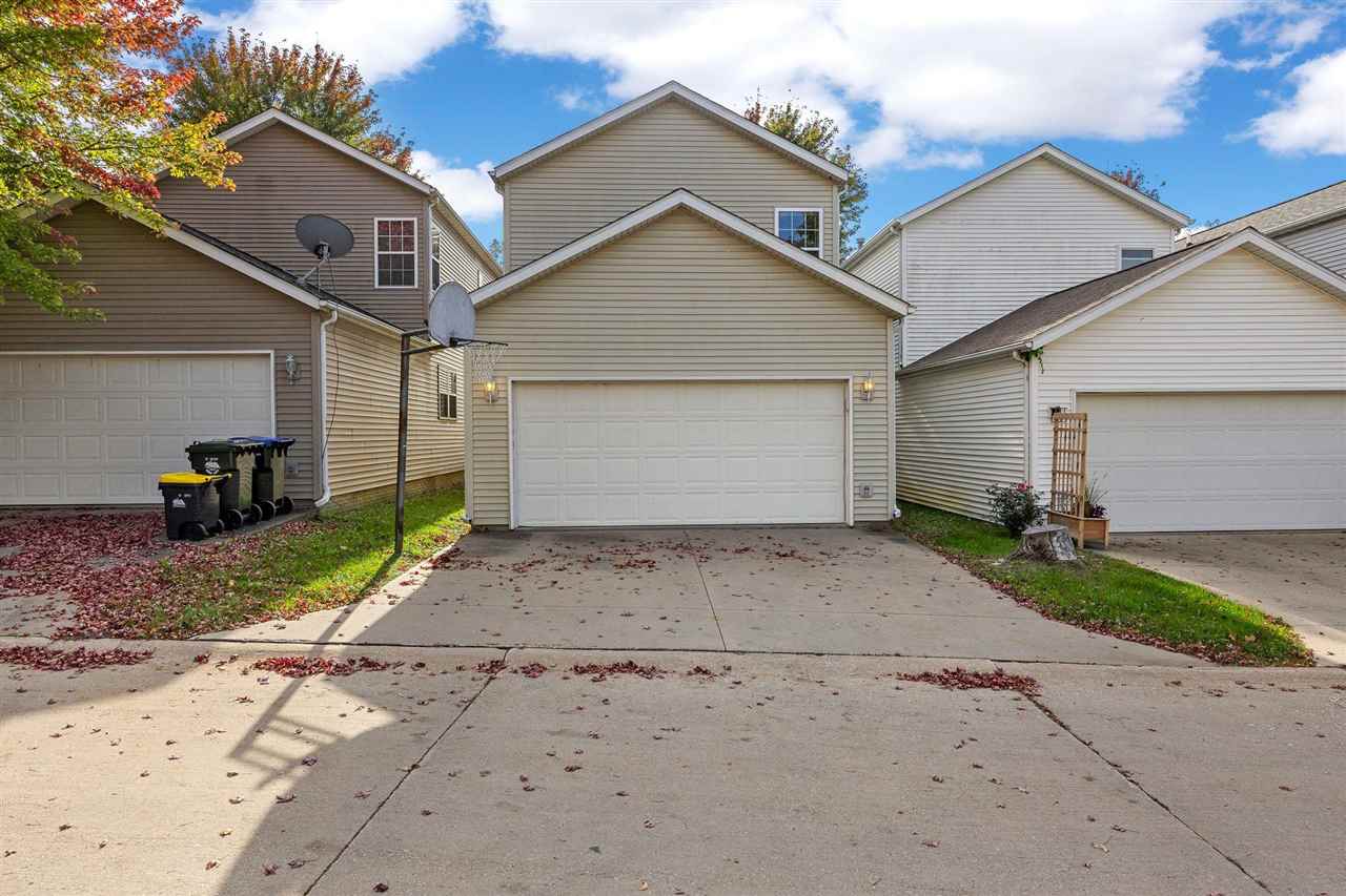 1240 Shannon Drive Iowa City IA 52246