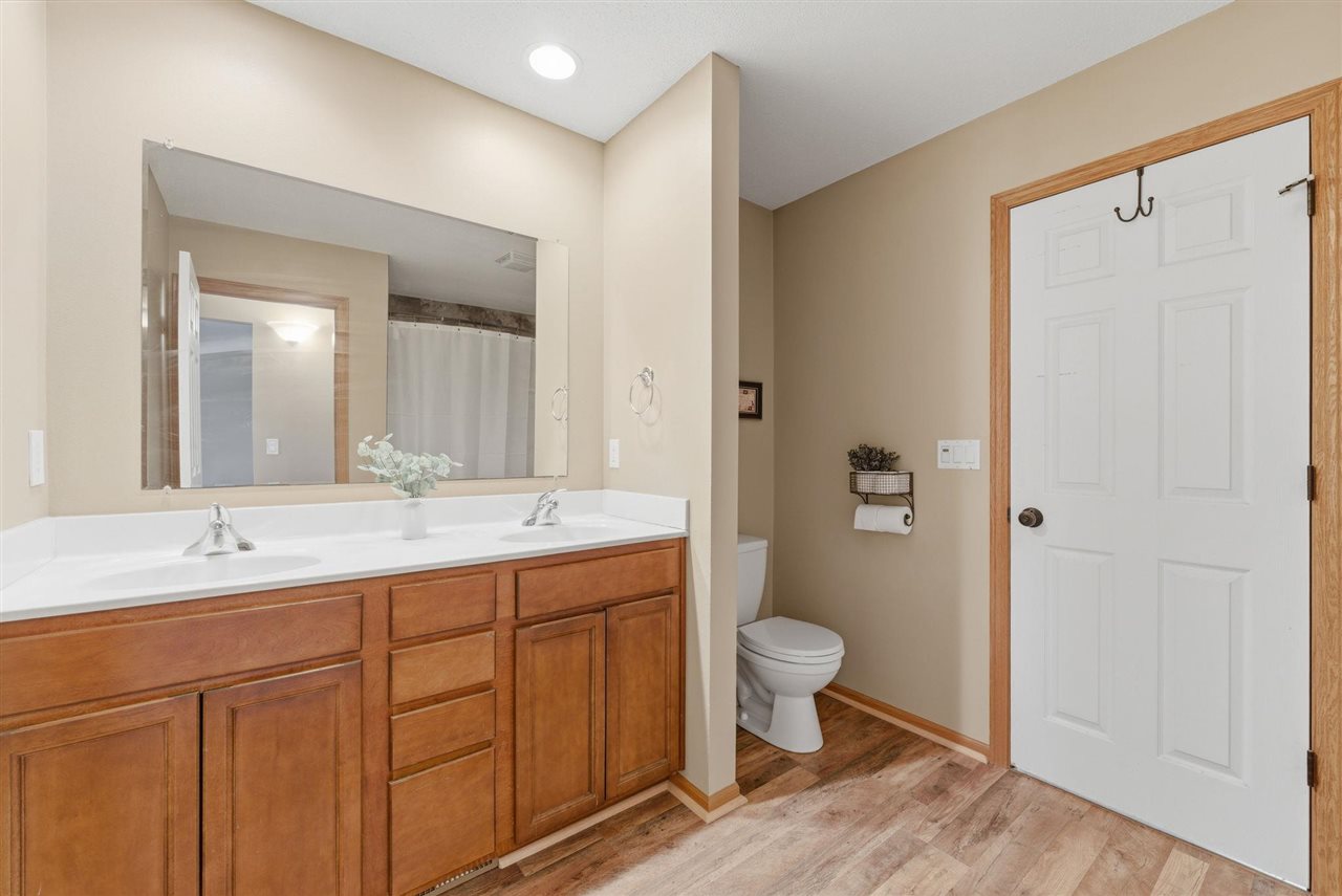 1809 Goose Lake Circle North Liberty IA 52317