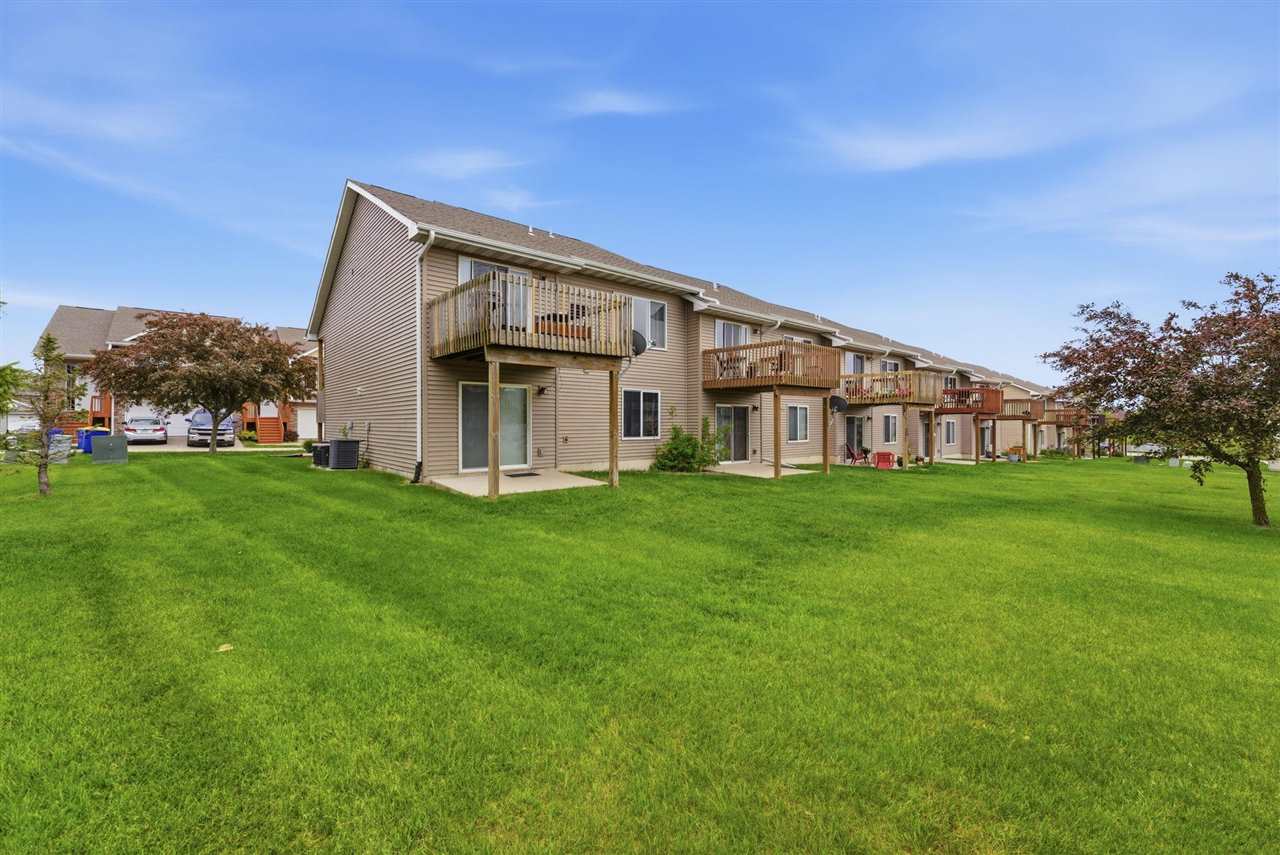 1809 Goose Lake Circle North Liberty IA 52317