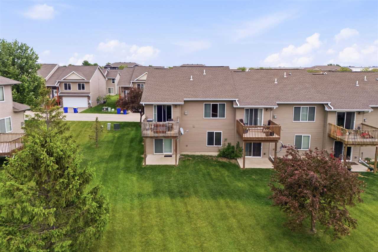 1809 Goose Lake Circle North Liberty IA 52317