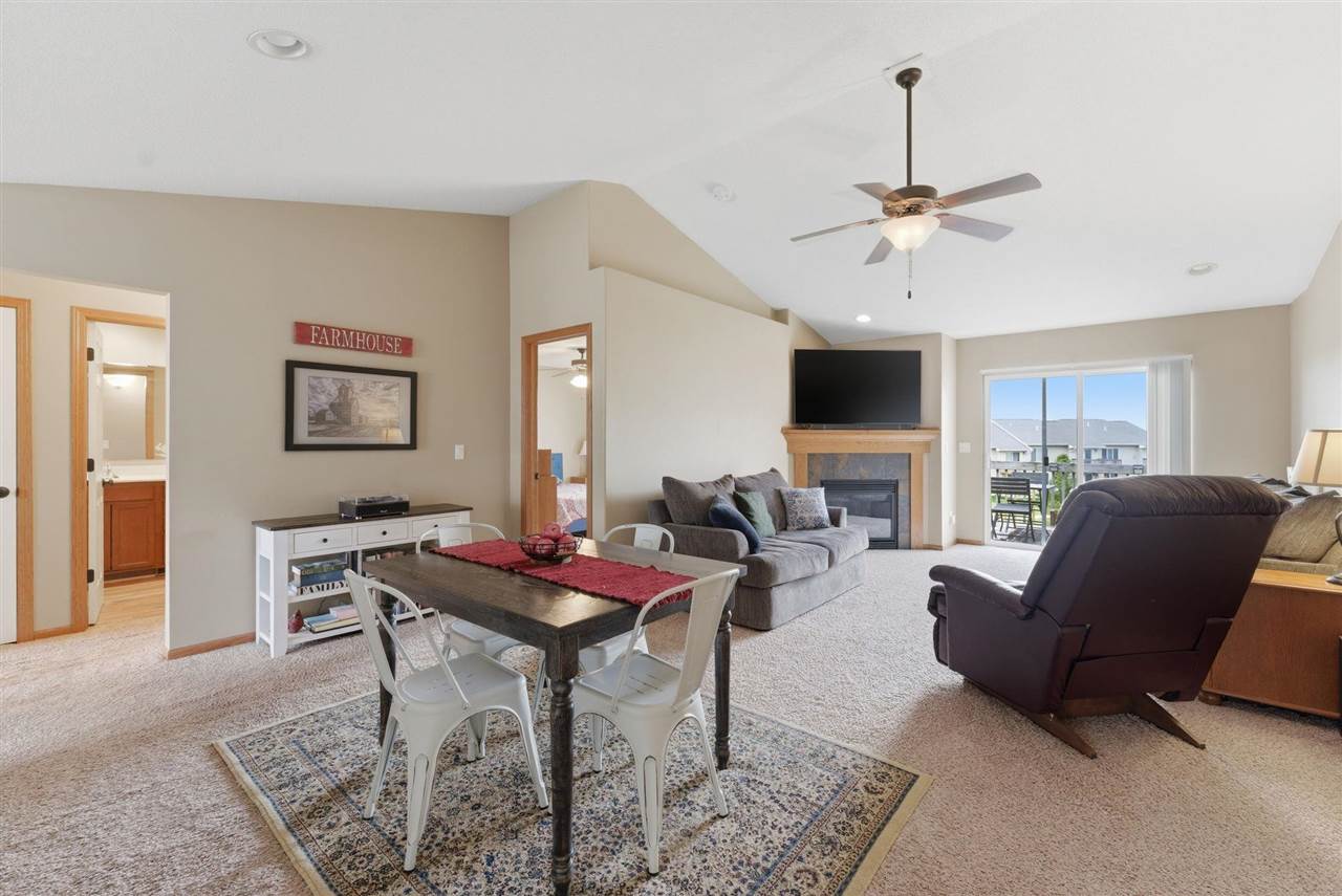 1809 Goose Lake Circle North Liberty IA 52317
