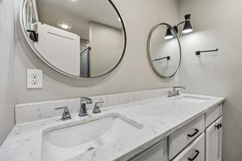 1041 Dubs Drive Iowa City IA 52246
