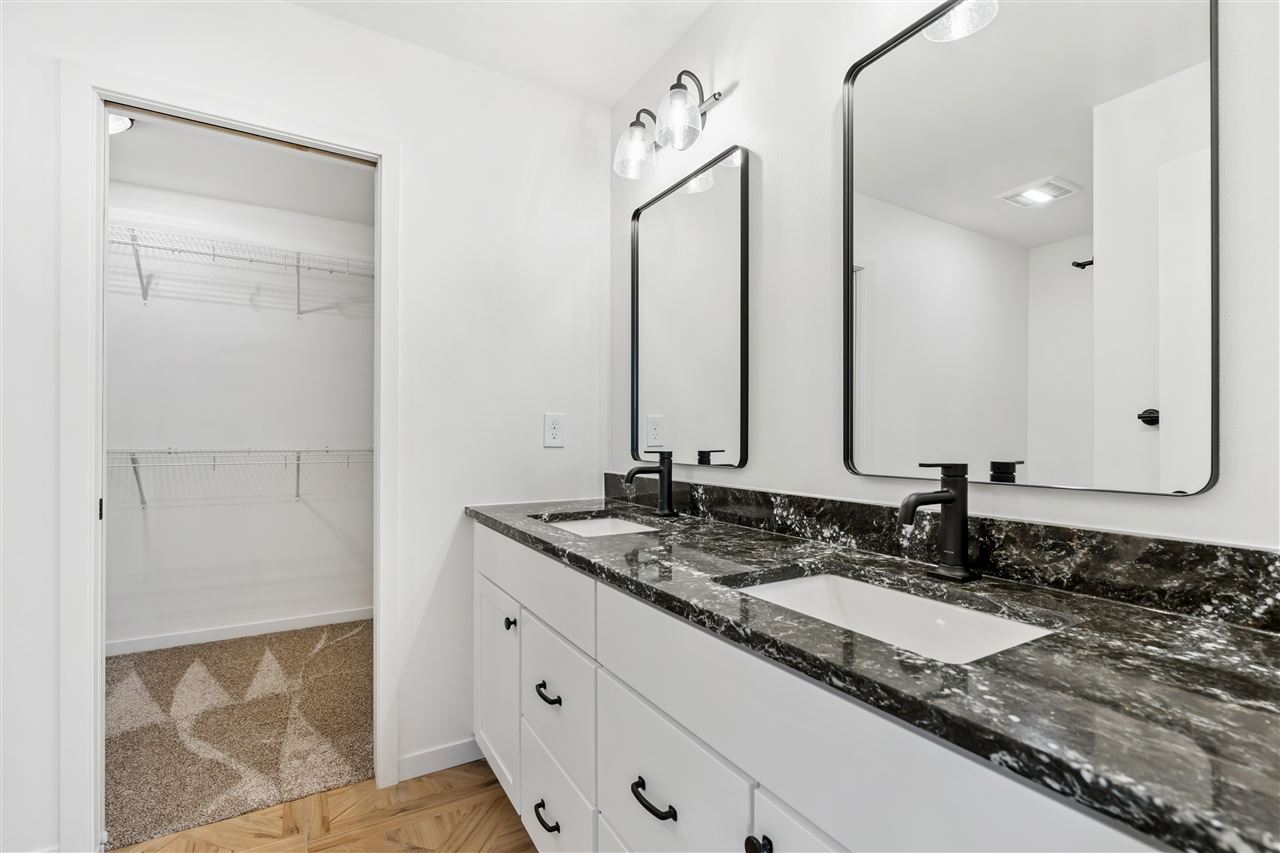 642 Maclan Court Iowa City IA 52246