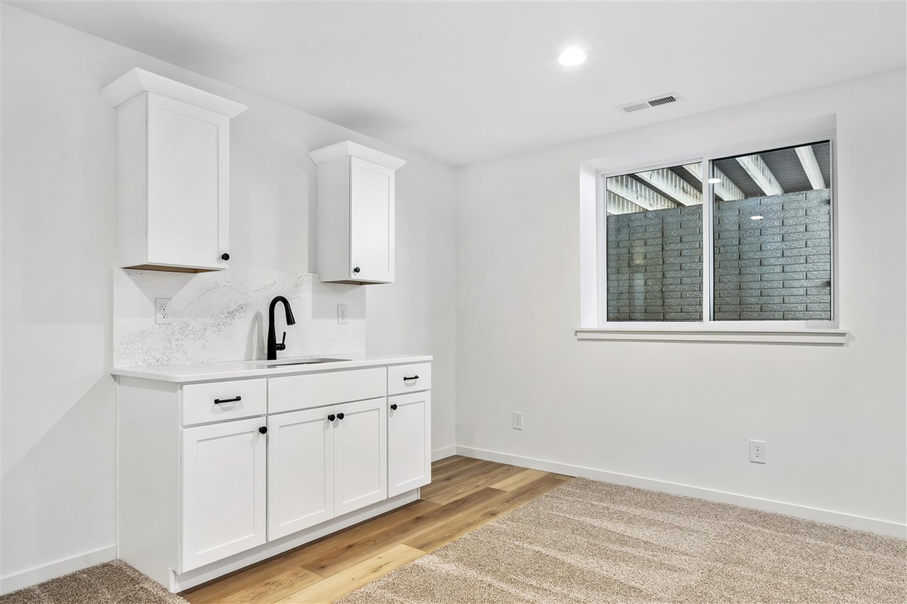 642 Maclan Court Iowa City IA 52246
