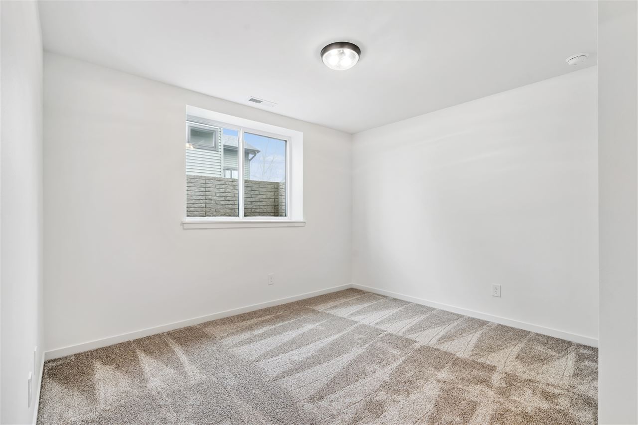 642 Maclan Court Iowa City IA 52246