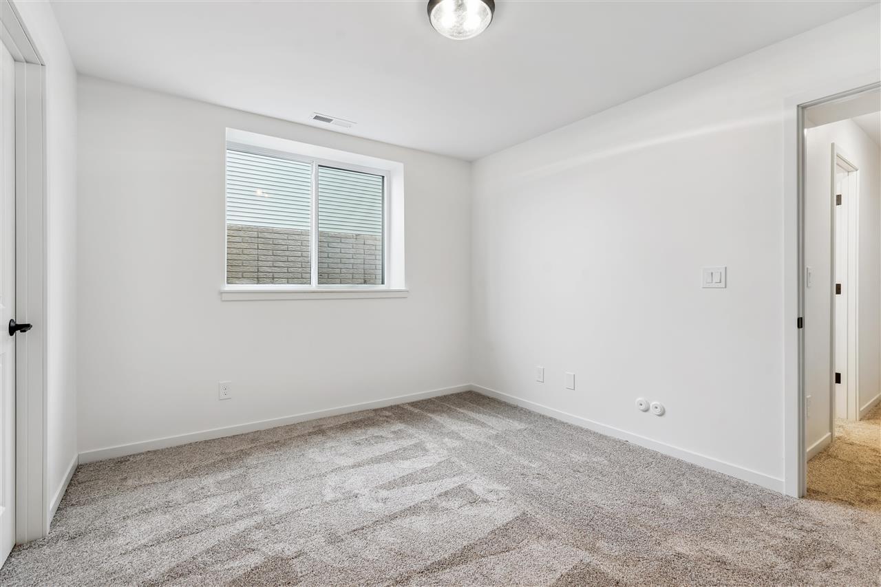 642 Maclan Court Iowa City IA 52246