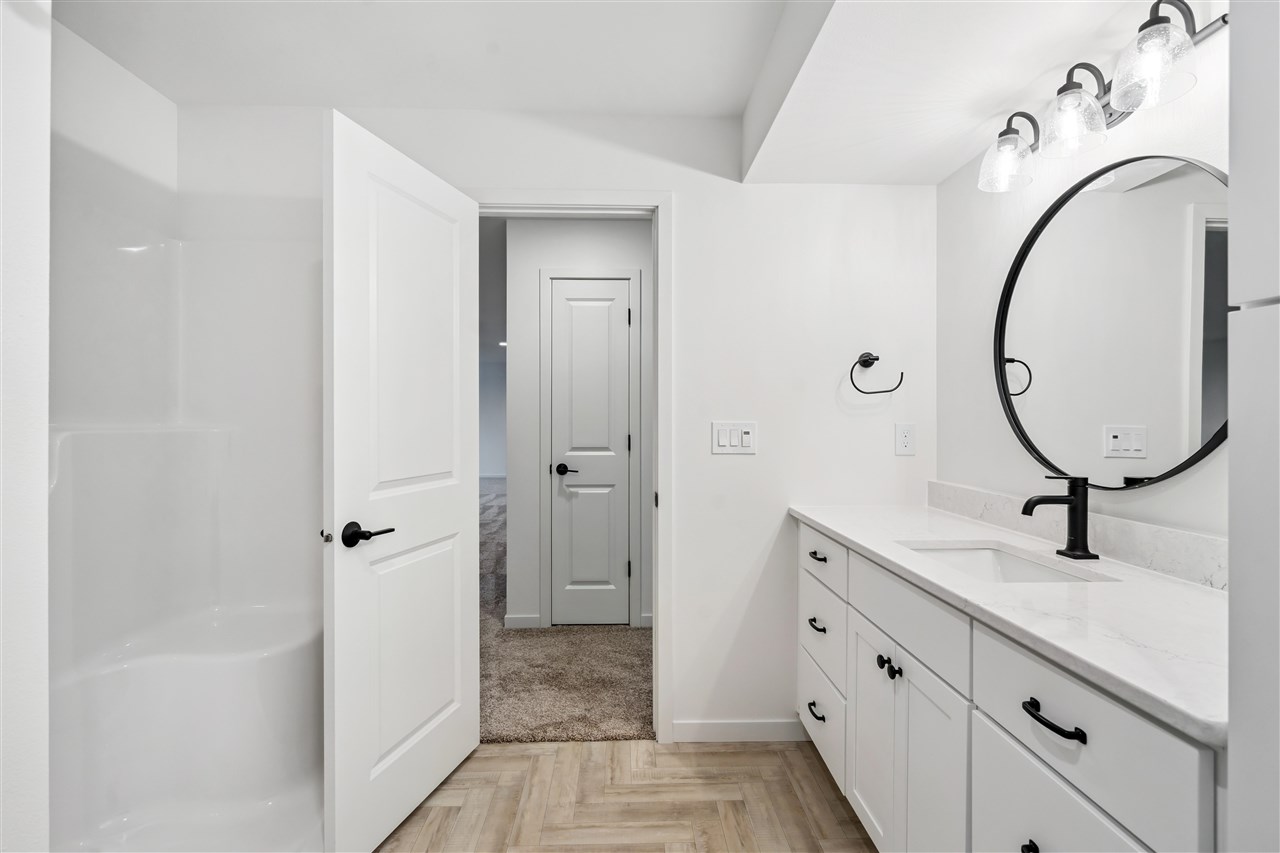 642 Maclan Court Iowa City IA 52246