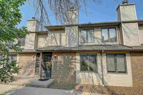 982 West Side Drive Iowa City IA 52246