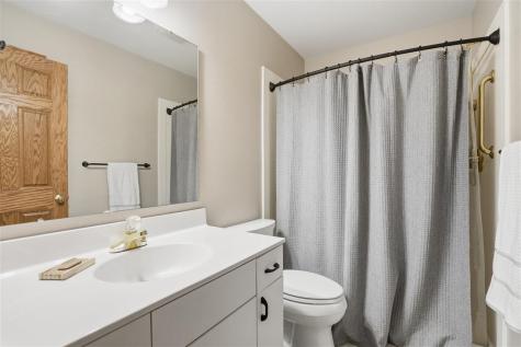 2510 Bluffwood Circle Iowa City IA 52245