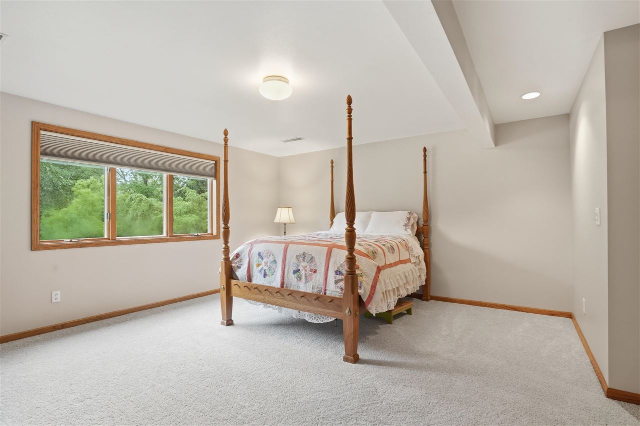 2510 Bluffwood Circle Iowa City IA 52245