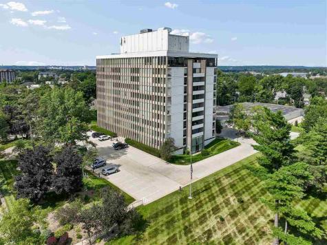 2222 NE 1st Avenue Cedar Rapids IA 52402