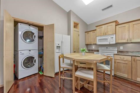 1092 Walnut Avenue Riverside IA 52327