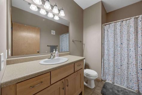 1092 Walnut Avenue Riverside IA 52327