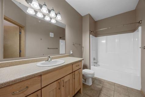 1092 Walnut Avenue Riverside IA 52327