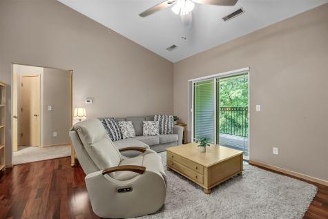 1092 Walnut Avenue Riverside IA 52327