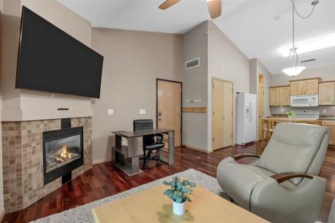 1092 Walnut Avenue Riverside IA 52327
