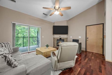 1092 Walnut Avenue Riverside IA 52327