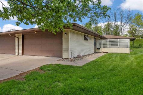 2414 Walden Court Iowa City IA 52246