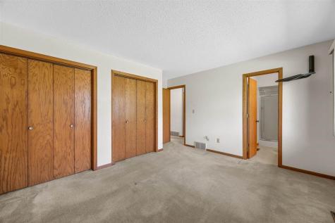 2414 Walden Court Iowa City IA 52246