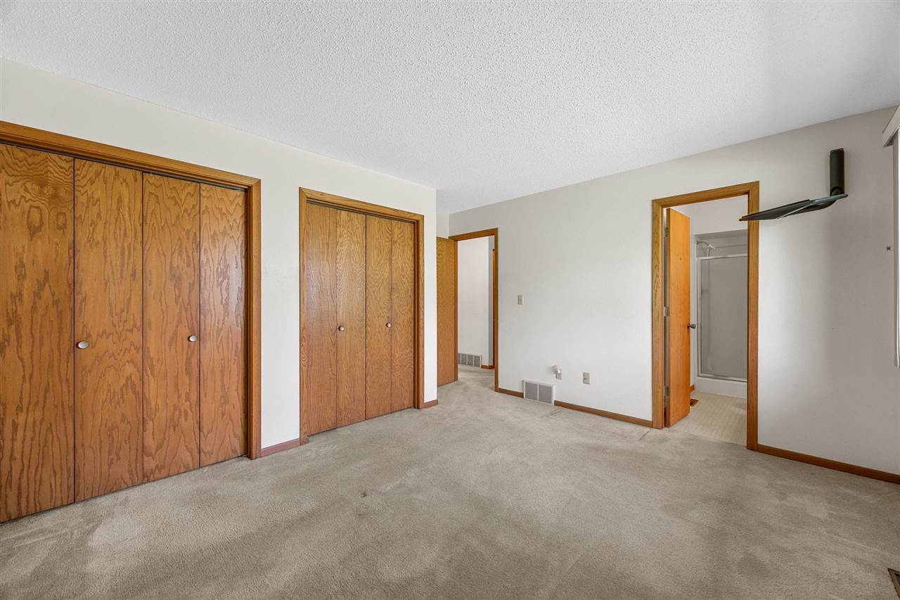 2414 Walden Court Iowa City IA 52246