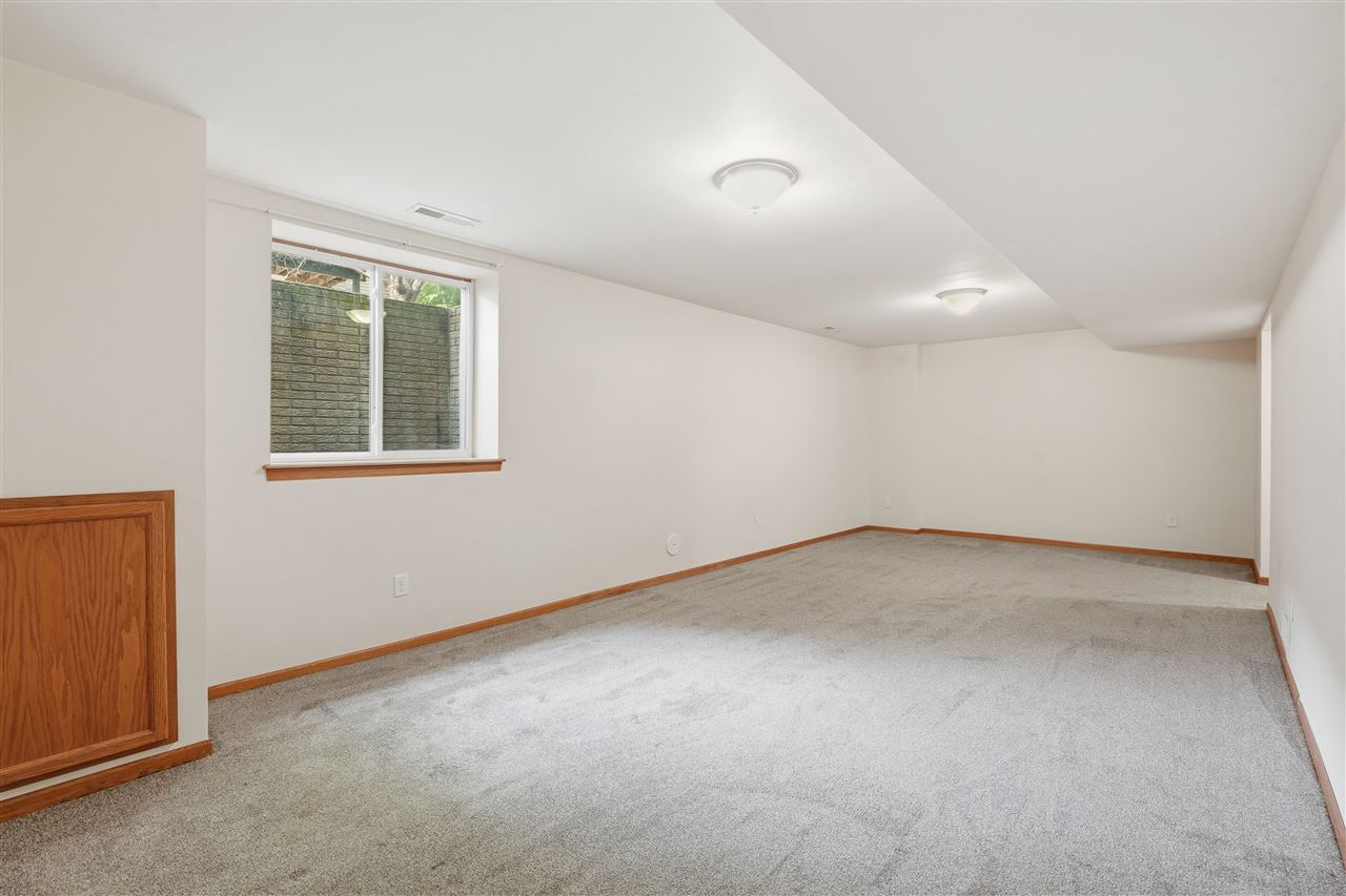 1009 Twilight Drive North Liberty IA 52317