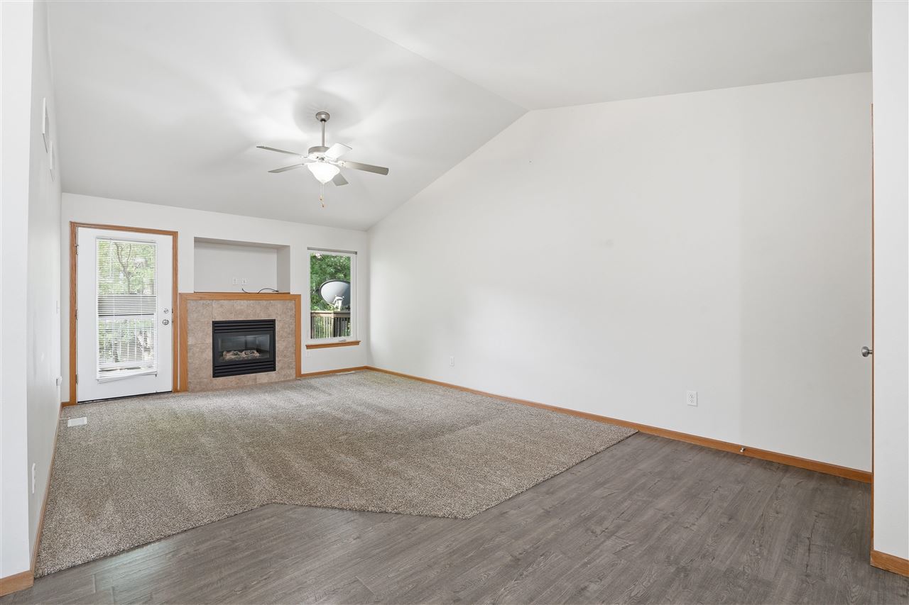 1009 Twilight Drive North Liberty IA 52317