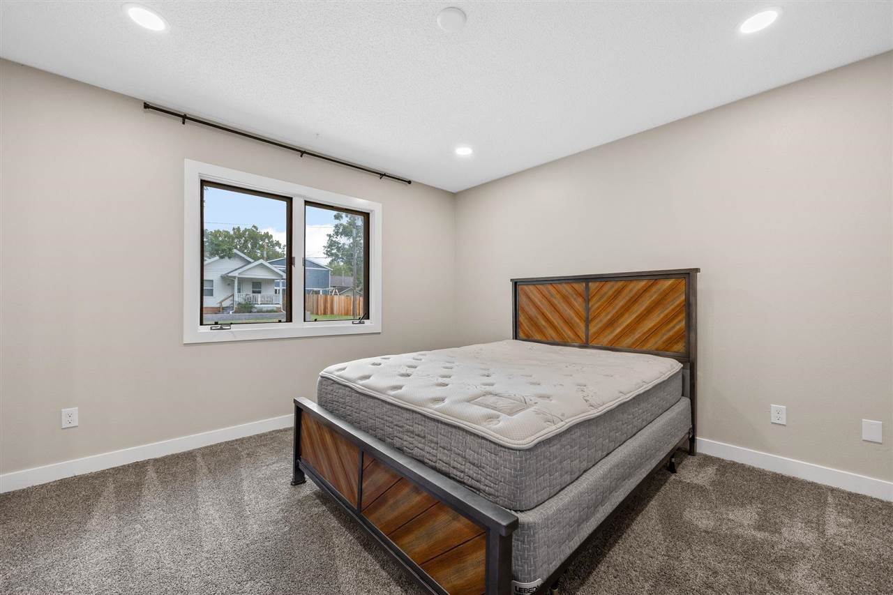 1011 Rochester Avenue Iowa City IA 52245