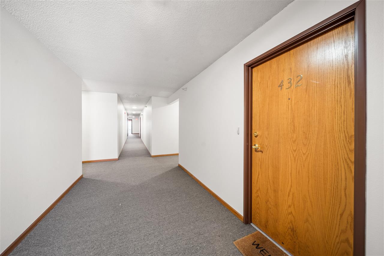 432 West Side Drive Iowa City IA 52246