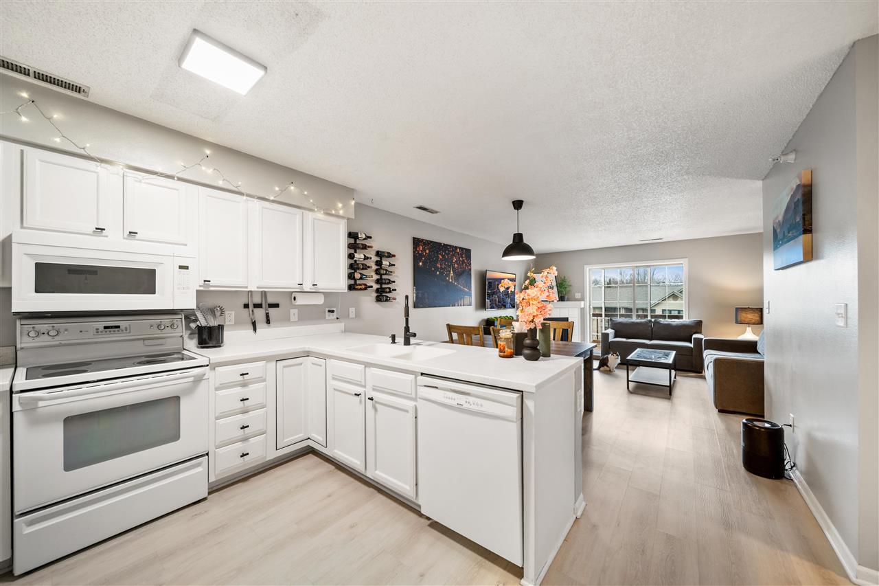 432 West Side Drive Iowa City IA 52246