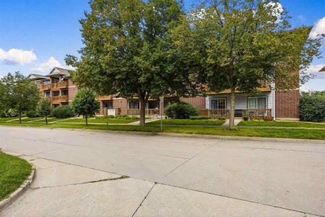 556 West Side Drive Iowa City IA 52246